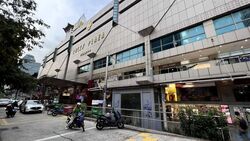 Lucky Plaza (D9), Retail #628806941